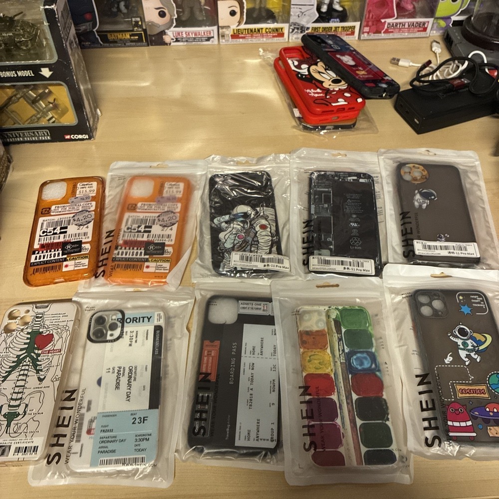 LOT OF IPHONE CASES MIXED IPHONE 11 & 13 PRO MAX CASES TOTAL OF 15 CASES